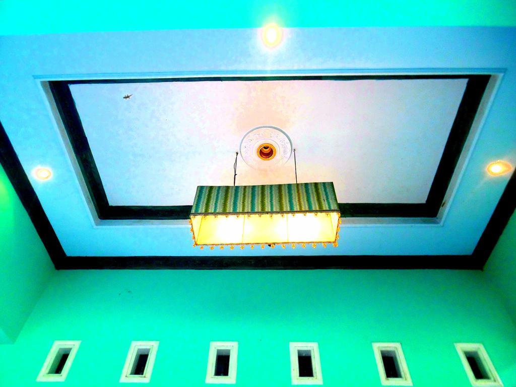 Lazy Monkey Hotel Senggigi Esterno foto